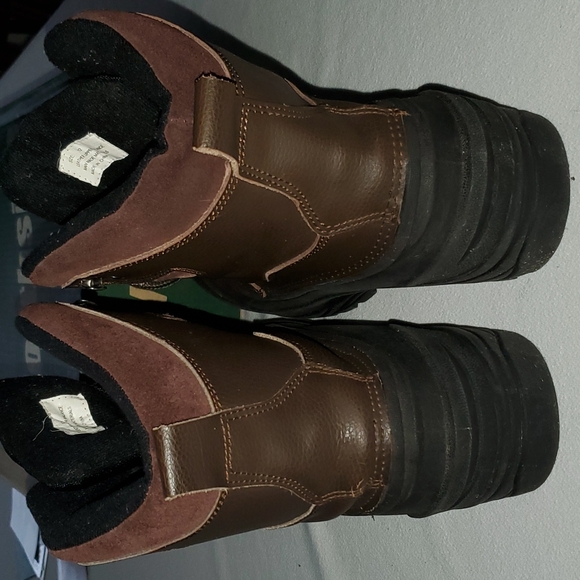 Boots - Picture 4 of 10